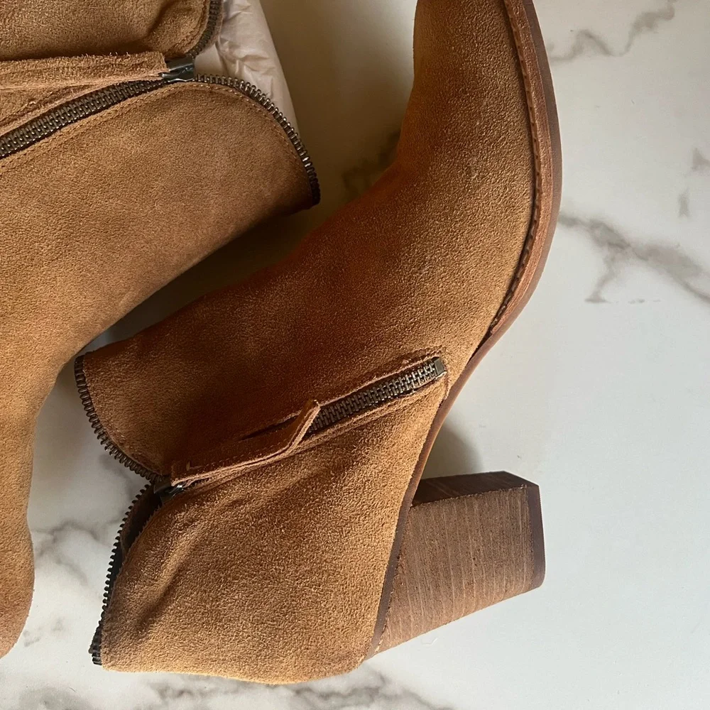 Women’s Dolce Vita Brown Suede Ankle Boots size 11